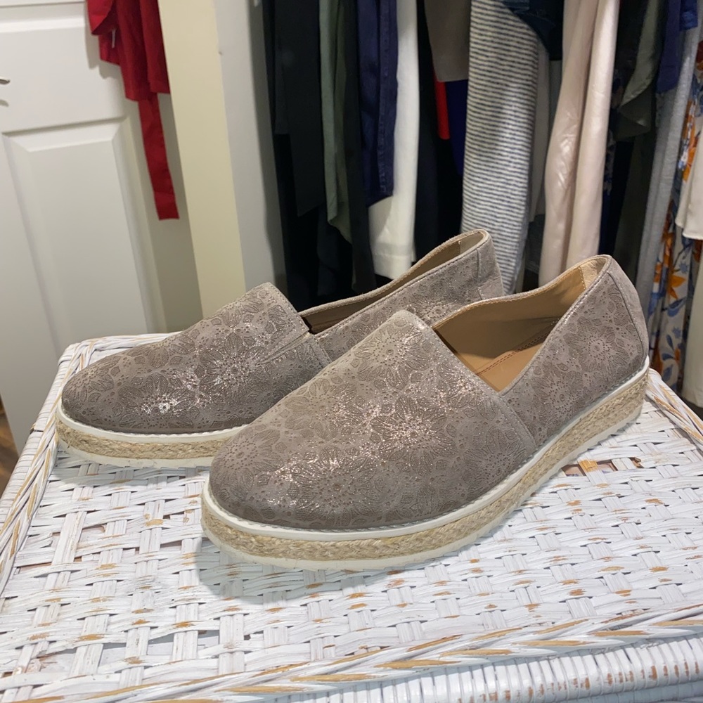 One of a kind, Trask Womens shoes size 9